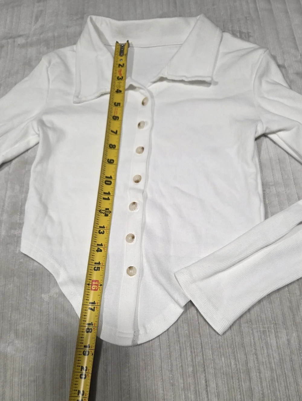 Amazon Cream Button-Front Ribbed Collared Top - Picture 3 of 6